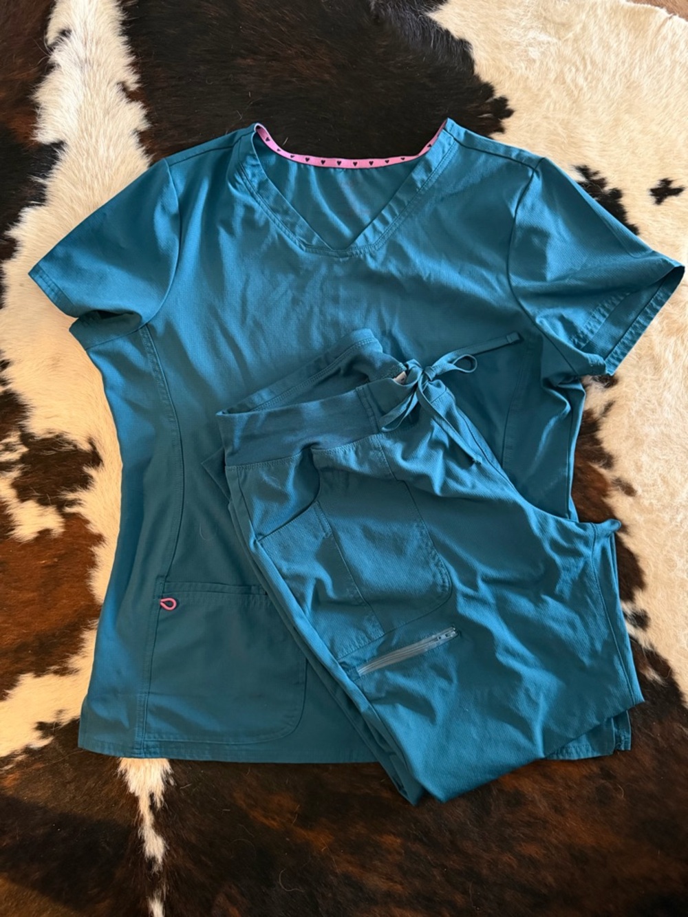 Heart Soul Teal Medical Scrub set - Top with Zip Pocket & jogger bottoms XL